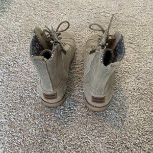 TOMS Boots